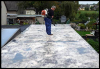Trocknen der Betonfläche vor der Dachabdichtung